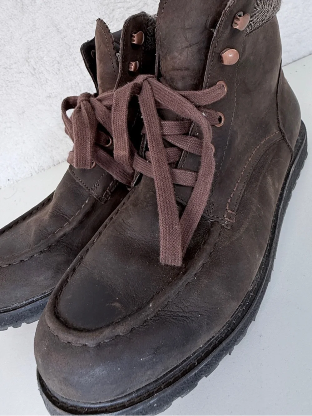 UGG Mens Leather Lace Up Boots Brown Moc Toe Size 10 Rugged Waterproof boots